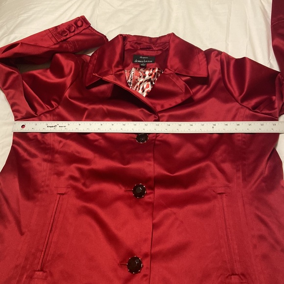 Dennis by Dennis Basso Women’s Red Spring Coat Size Large Festive color, EUC. - Picture 15 of 17